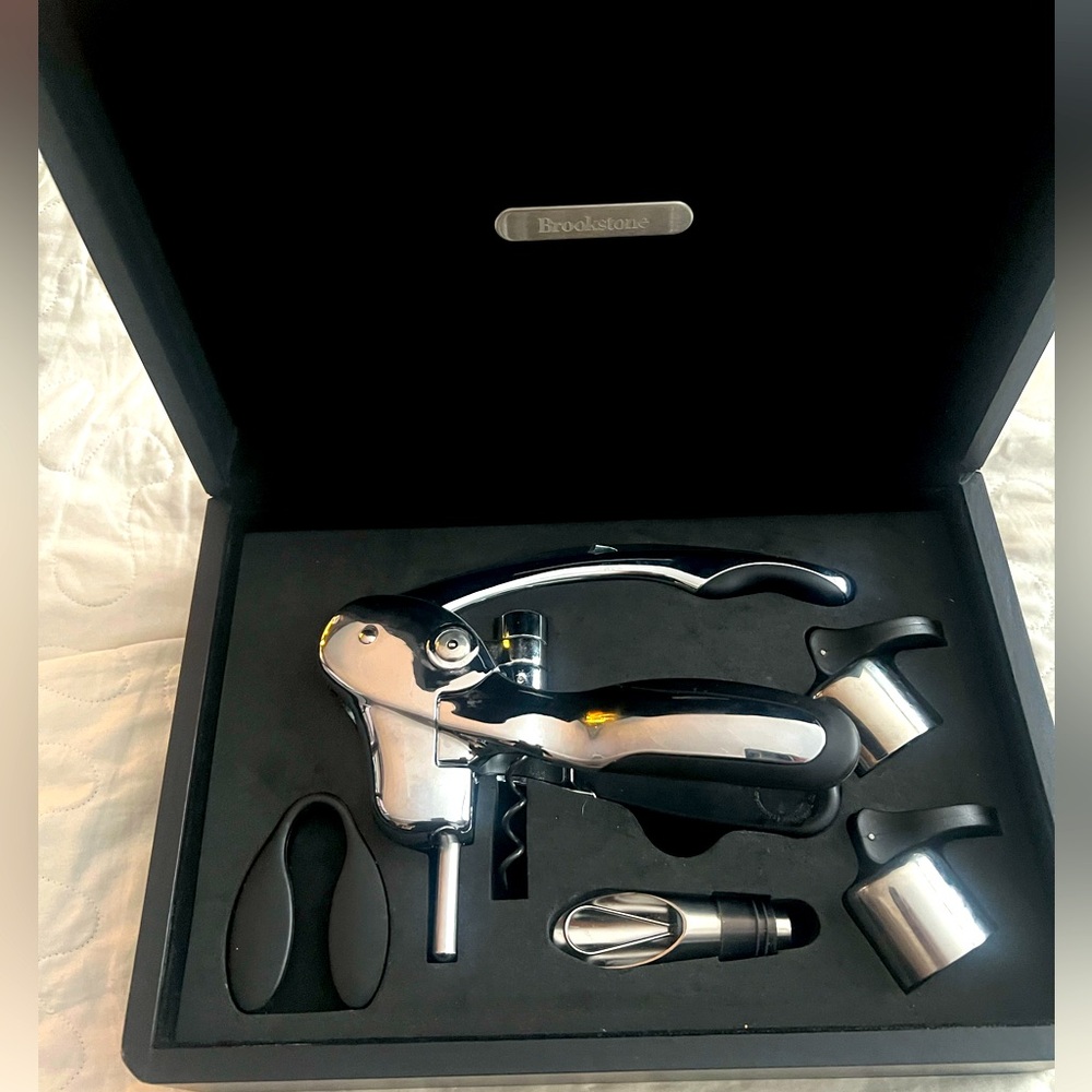 Brookstone Rabbit Wine Opener Set in Box - Picture 2 of 3